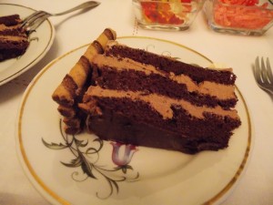 tort mega czekladowy
