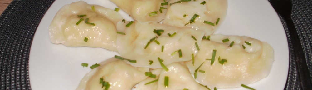 pierogi z ziemniakami fetą i boczkiem